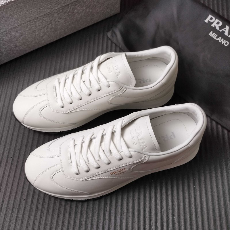 PRADA 화이트 가죽 캐주얼 슈즈 001-179887