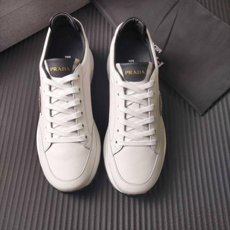 PRADA 프라다 클래식 삼각 로고 운동화 001-179888