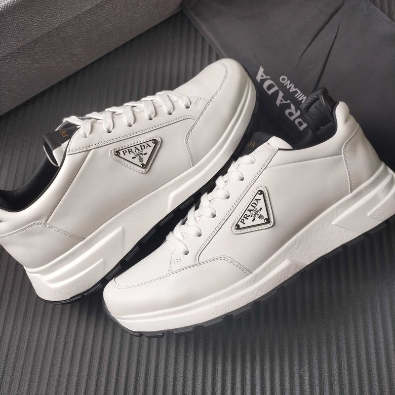 PRADA 프라다 클래식 삼각 로고 운동화 001-179888