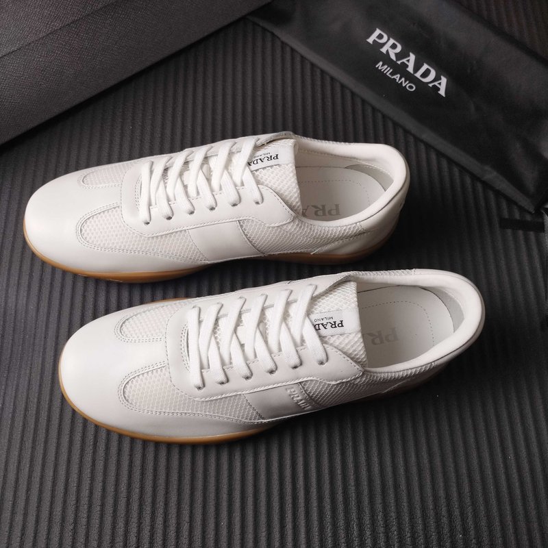 PRADA 프라다 화이트 운동 캐주얼 슈즈 001-179964