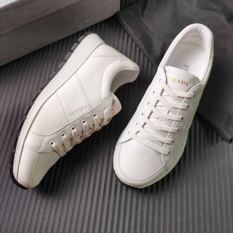 PRADA 화이트 레저 스니커즈 001-180004