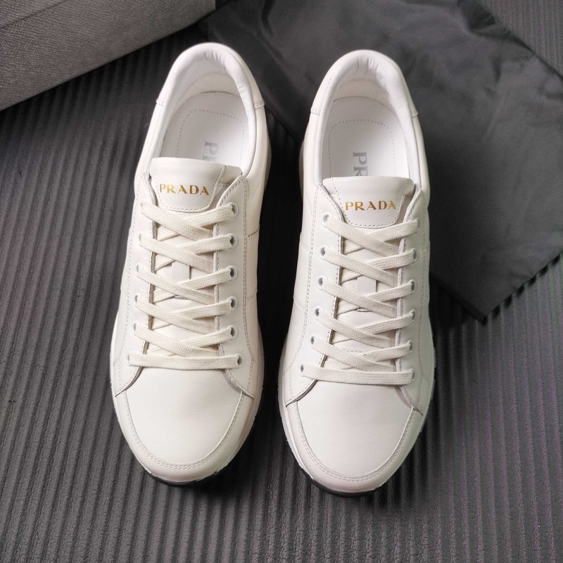 PRADA 화이트 레저 스니커즈 001-180004