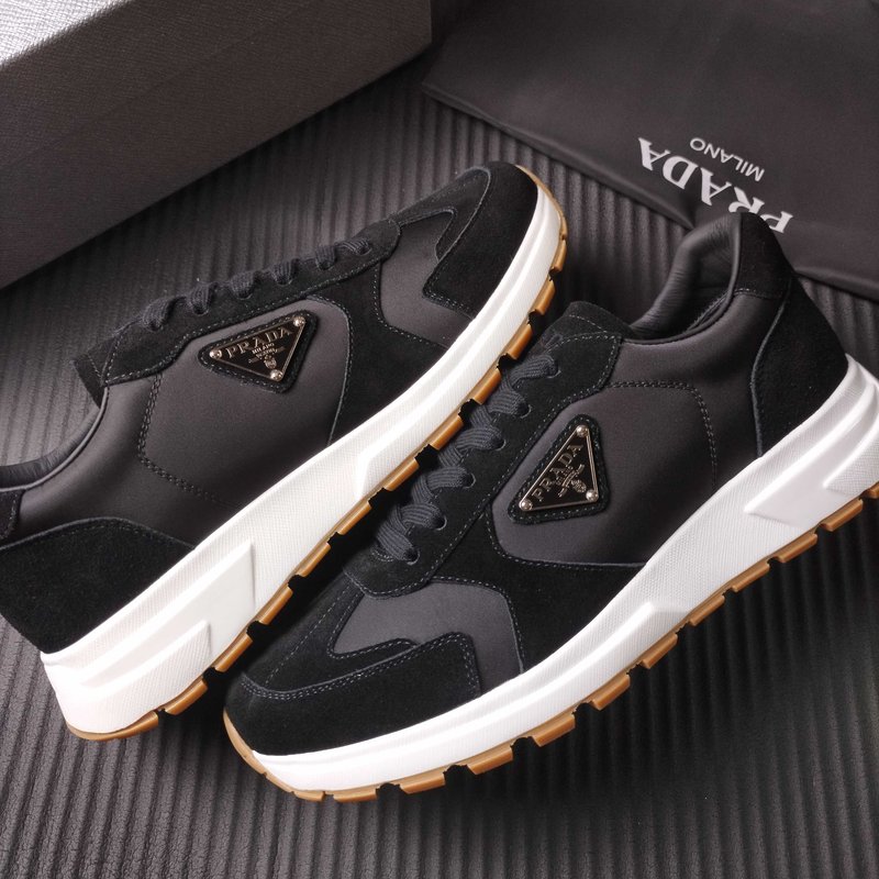 PRADA 프라다 검은색 패브릭 운동화 001-180013