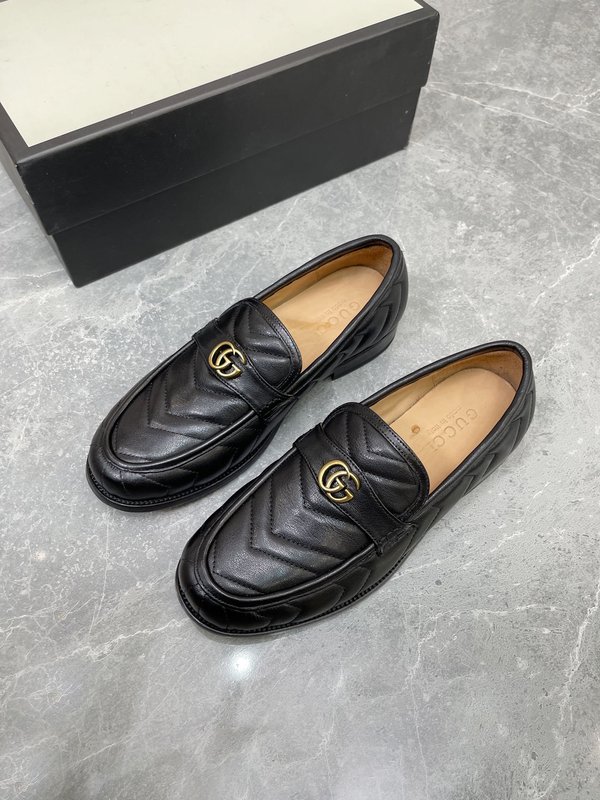 GUCCI 남성 최상급 소 가죽 로퍼 001-180061