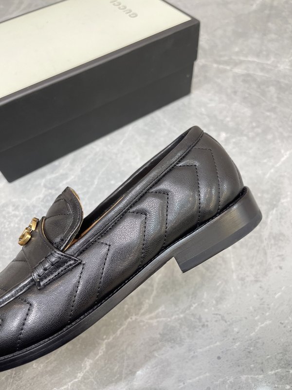 GUCCI 남성 최상급 소 가죽 로퍼 001-180061
