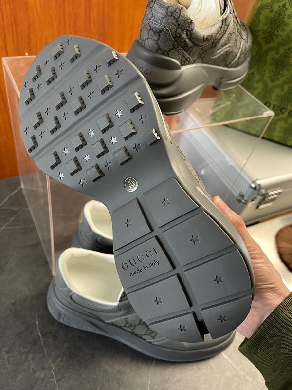 GUCCI 볼카노 그레이 남녀공용 대드슈즈 001-180100