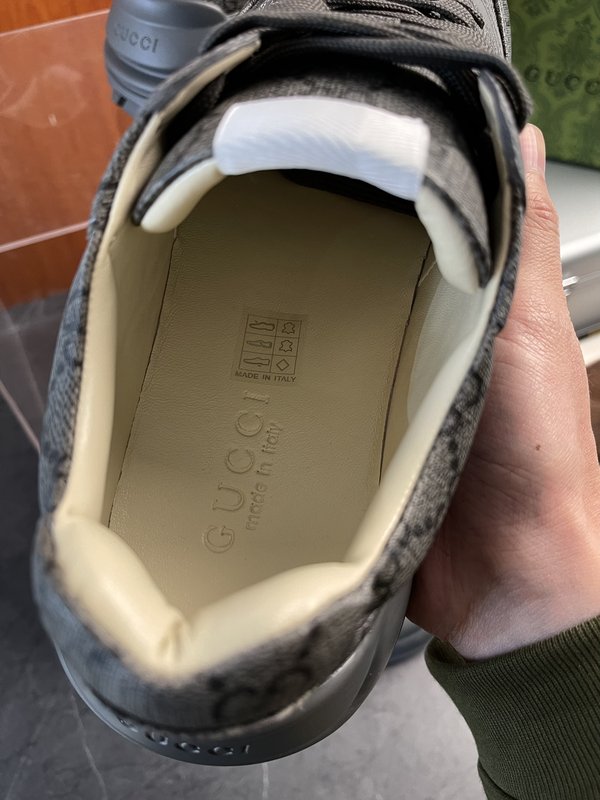 GUCCI 볼카노 그레이 남녀공용 대드슈즈 001-180100
