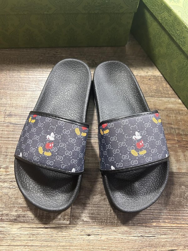 Gucci 구치 클래식 프린트 슬리퍼 001-180109