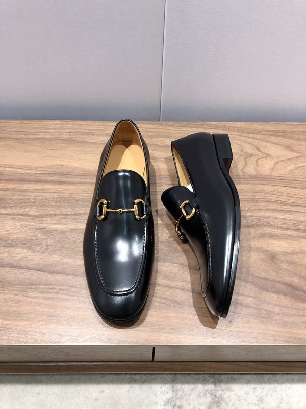 Gucci 남성 신규 말발굽 버클 가죽 구두 001-180175