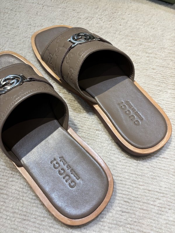 구찌 Gucci 남성 더블 G 로고 샌들 001-180214