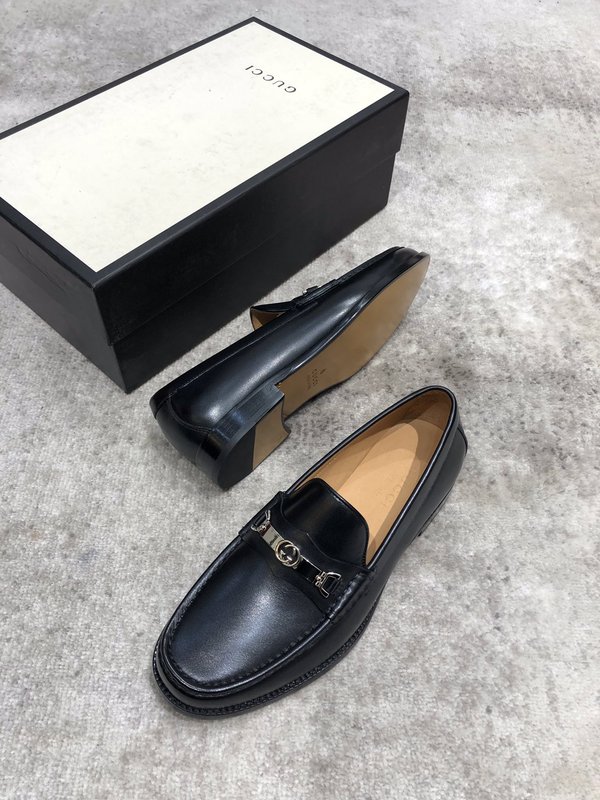 Gucci 신상 소가죽 개변주 로퍼 001-180261