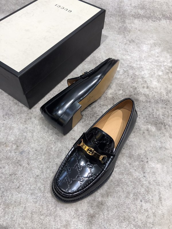 Gucci 신상 카운터 동기 가죽 로퍼 001-180262