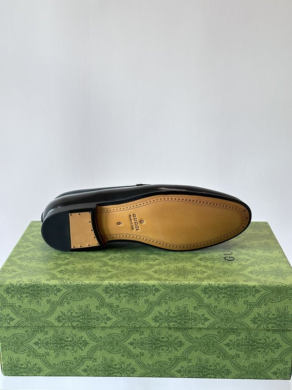 Gucci 남성 가죽 말장식 캐주얼 구두 001-180292