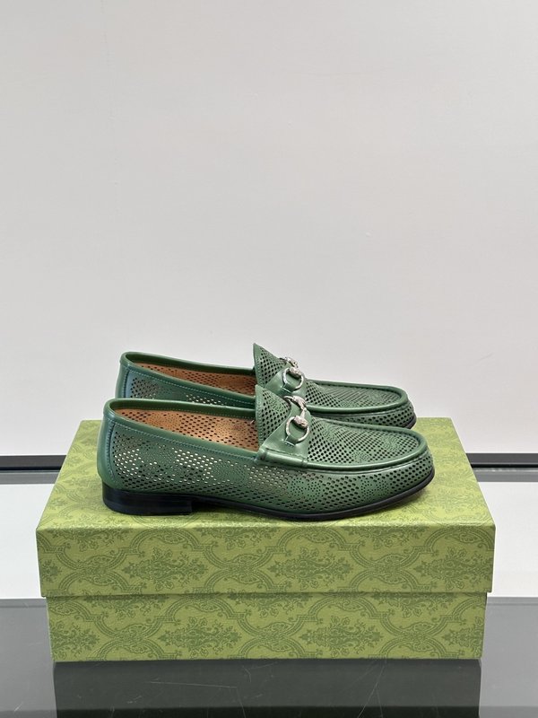 Gucci 남성 가죽 말장식 로퍼 001-180314