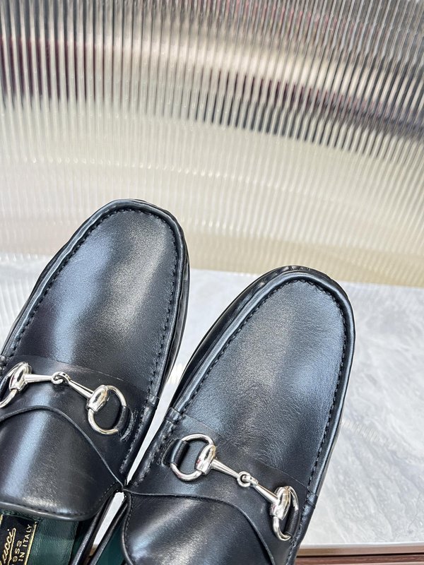 Gucci 남성 말굽 장식 로퍼 001-180315