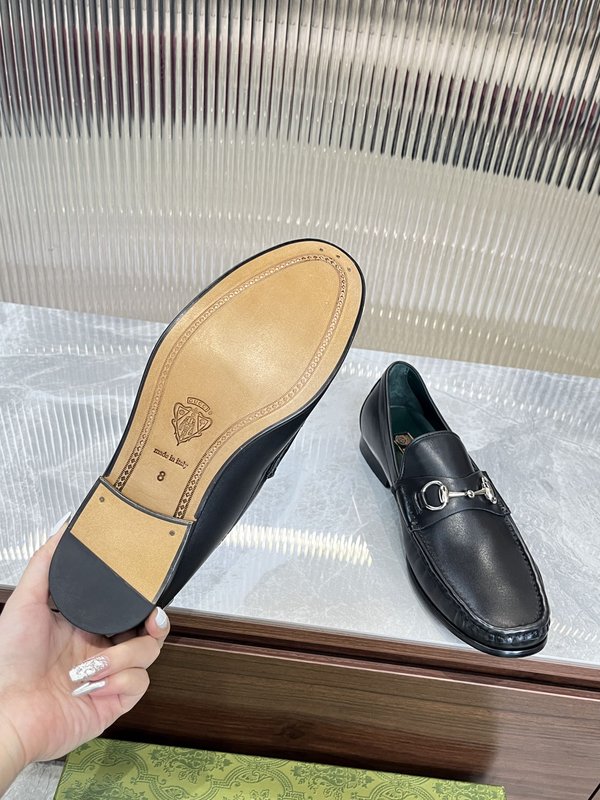 Gucci 남성 말굽 장식 로퍼 001-180315