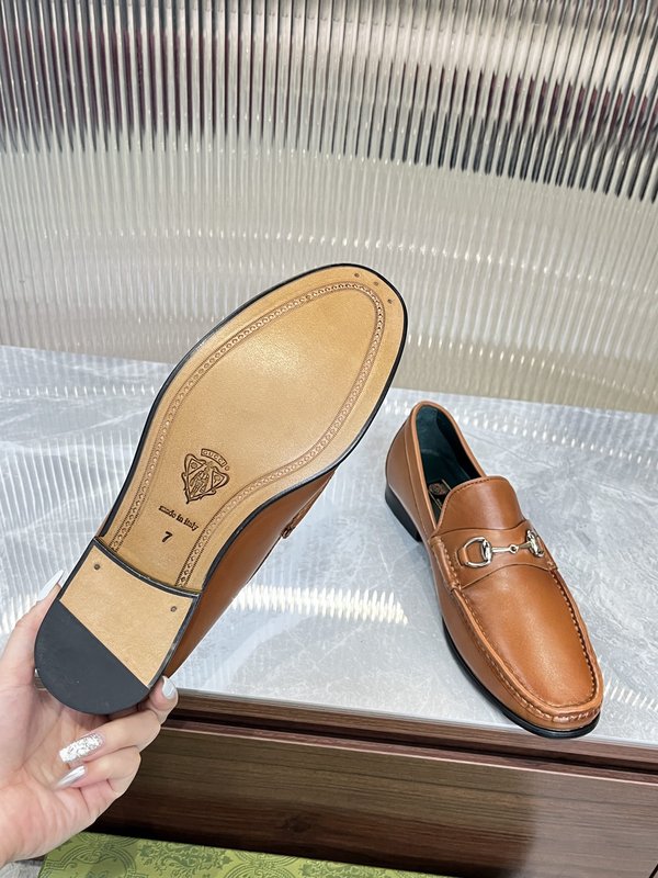 Gucci 남성 말굽 장식 로퍼 브라운 가죽 001-180316