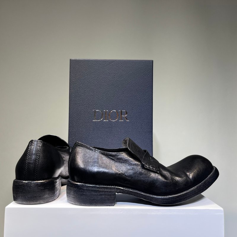 Dior 워싱 빈티지 아일랜드 말가죽 구두 001-180500