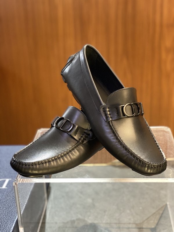 Dior Odeon 소가죽 수제 로퍼 001-180570