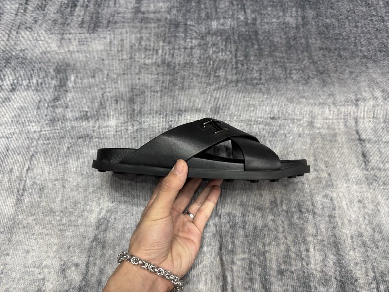 TOD'S 토즈 신규 블랙 슬리퍼 001-180970