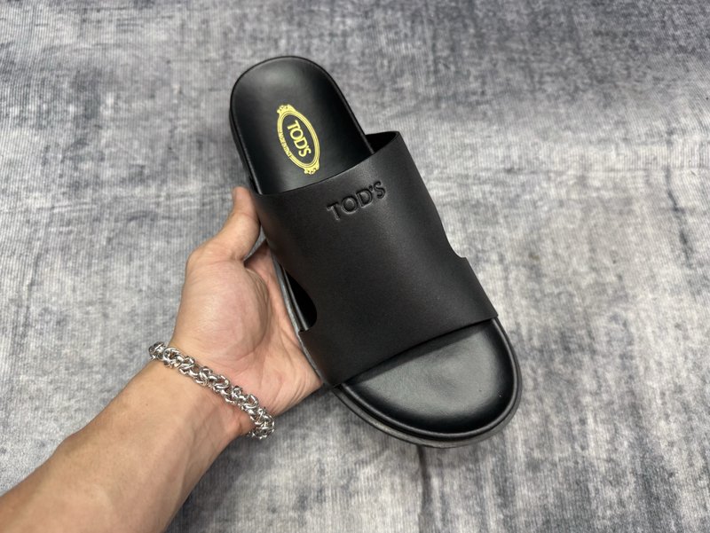 TOD'S 토즈 신규 슬리퍼 001-180972