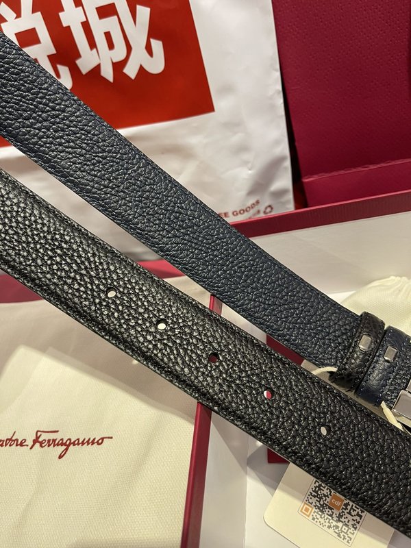 페라가모 양면 소금 가죽 8 자 버클 벨트 001-181058