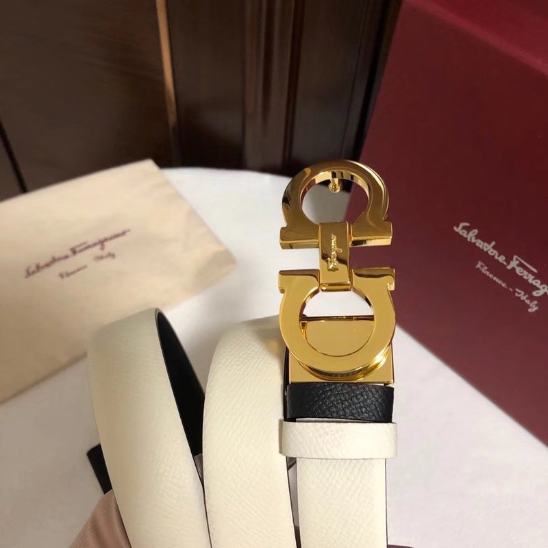 페라가모 여성용 2.5cm 말발굽 양면 벨트 001-181097