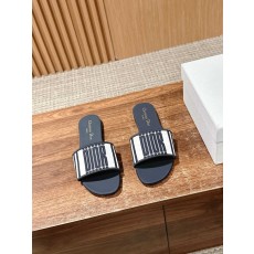 디올春夏新제품 자수 가죽 슬리퍼 001-182403