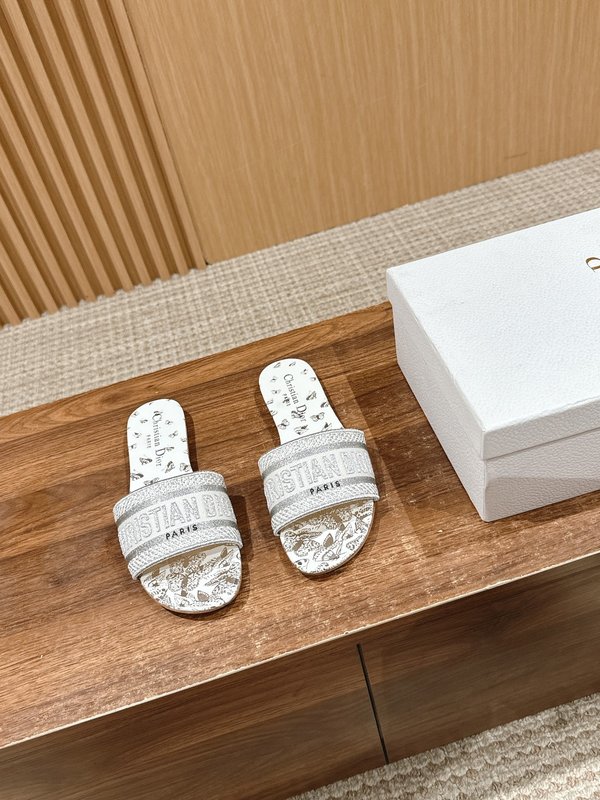 디올春夏新제품 자수 가죽 슬리퍼 001-182410
