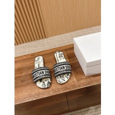 디올春夏新제품 자수 가죽 슬리퍼 001-182411