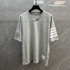 톰브라운 4 바 V 넥 루즈핏 야구 티셔츠 001-182605