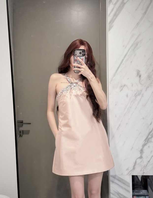미우미우 핑크 새틴 스팽글 홀터넥 원피스 001-182661