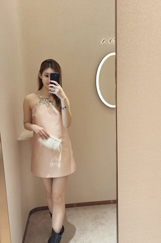 미우미우 핑크 새틴 스팽글 홀터넥 원피스 001-182661