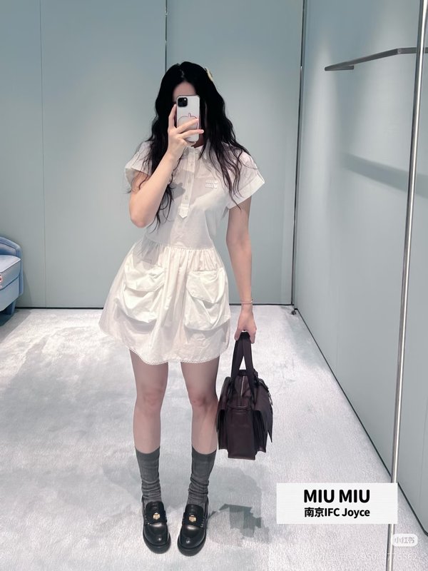 미우미우 화이트 칼라 웨이스트 레이스 원피스 001-182684