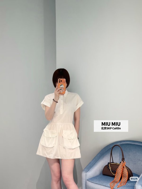 미우미우 화이트 칼라 웨이스트 레이스 원피스 001-182684