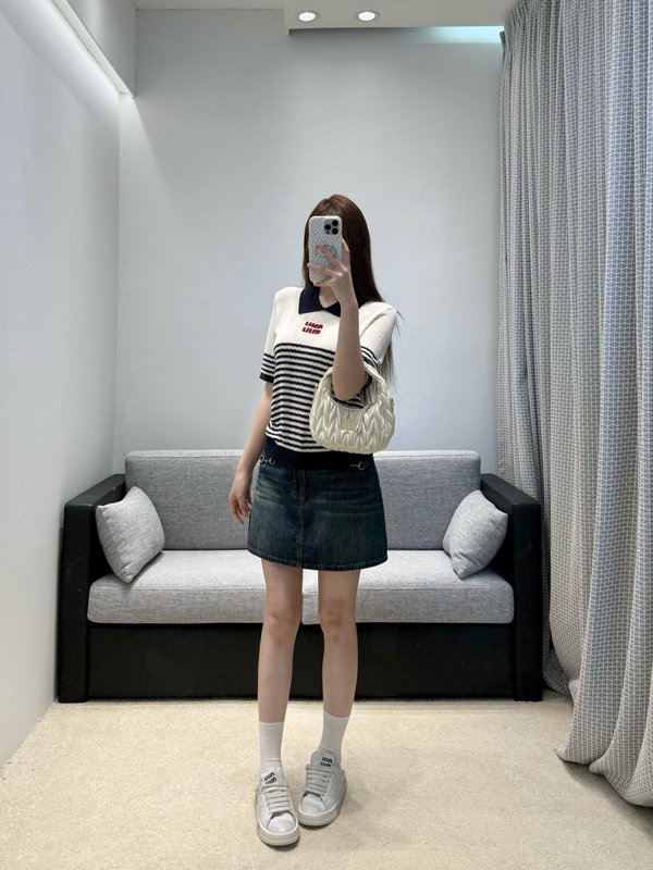 미우미우 네이비 크림 스트라이프 니트 폴로 001-182763