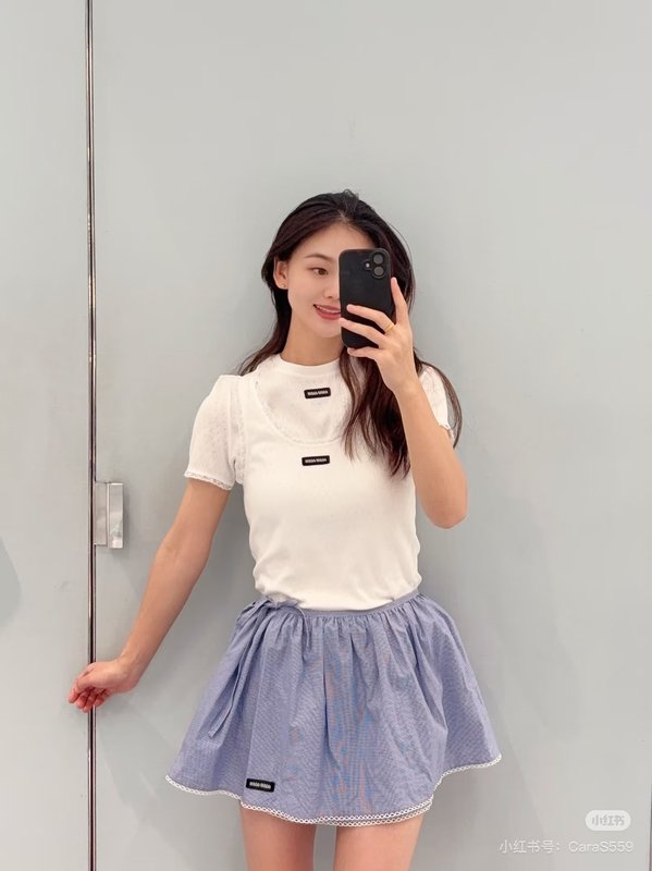 미우미우 레이스 장식 화이트 민소매 001-182792