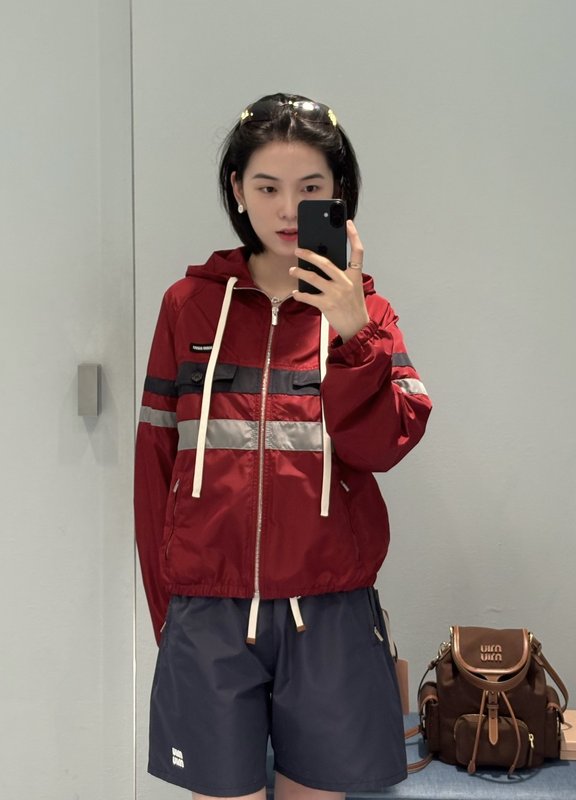 미우미우 여름 네이비 나일론 쇼츠 001-182796