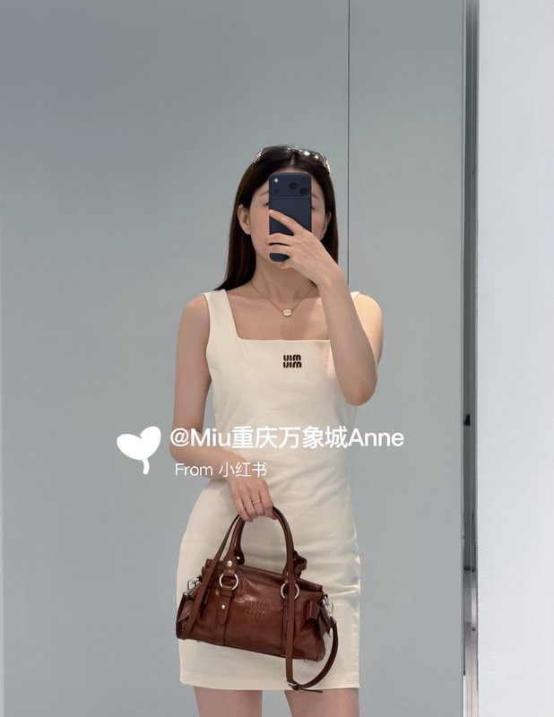미우미우 스타일 스퀘어 넥 자수 민소매 원피스 001-182831