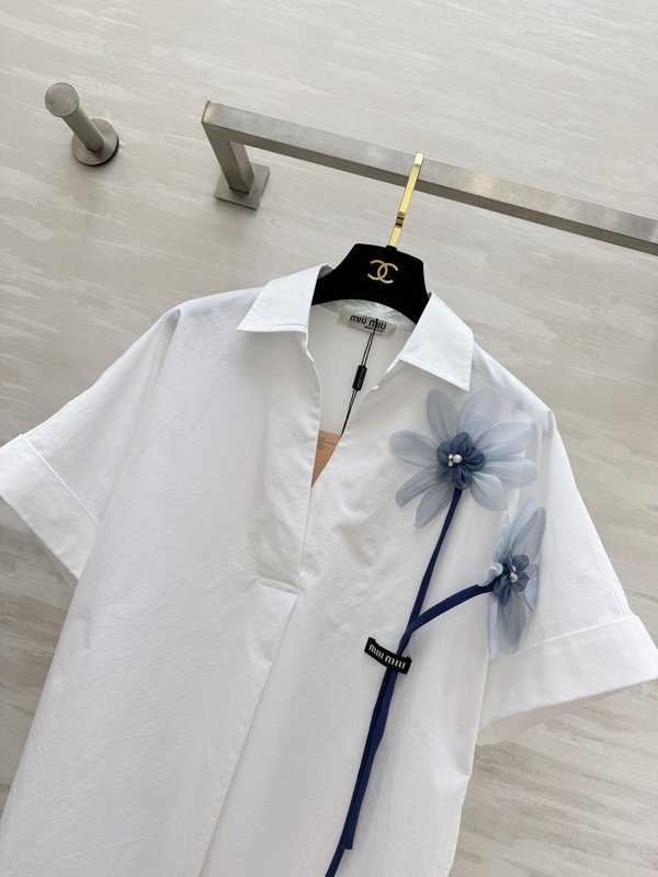미우미우 스타일 블루 입체 꽃 진주 셔츠 001-182931