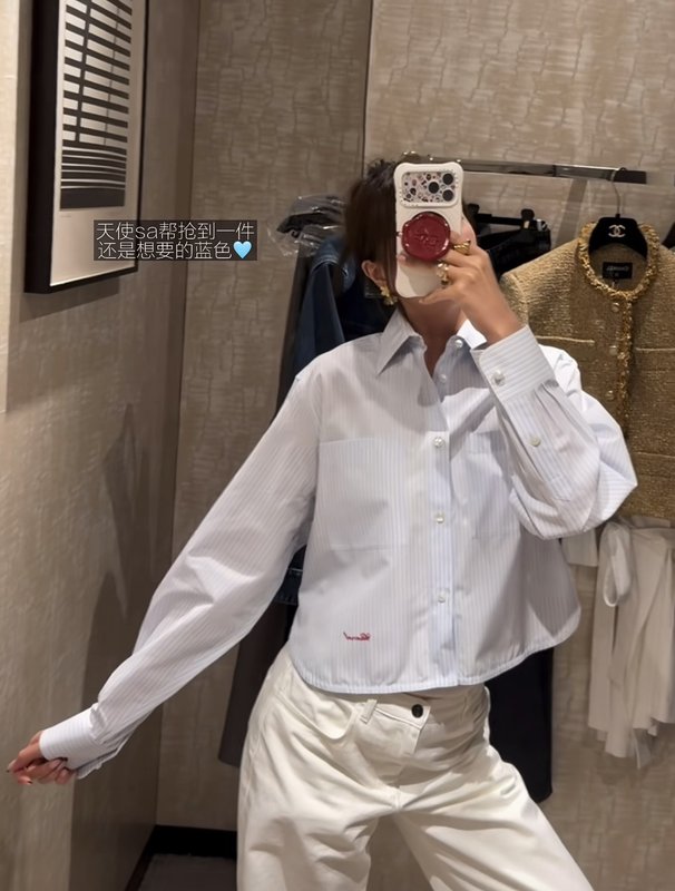 블루 화이트 스트라이프 숏 기장 자수 셔츠 001-182990