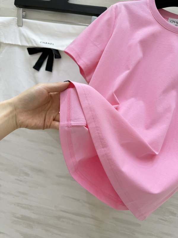 샤넬 진주 장식 반팔 티셔츠 001-183058