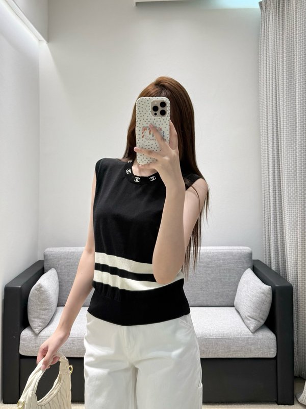 샤넬 봄여름 클래식 블랙 화이트 스트라이프 조끼 스웨터 001-183225