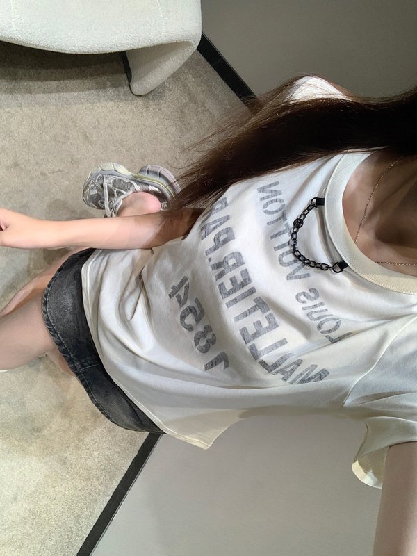 루이비통 레터 프린트 체인 라운드 티셔츠 001-183317