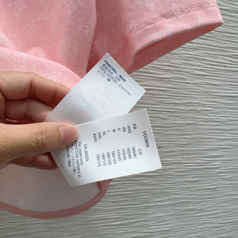 루이비통 여성 핑크 반팔 티셔츠 001-183608