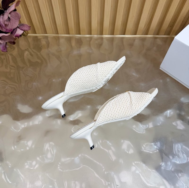 로에베 캣힐 하프슬리퍼 여성용 001-183650
