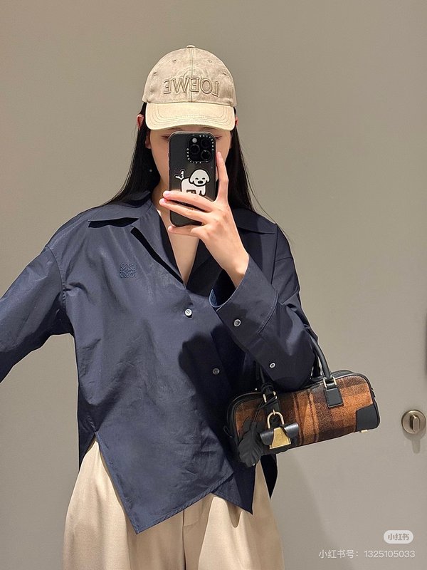 로에베 봄 비대칭 디자인 셔츠 001-183874