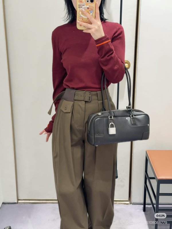 로에베 26 년 신상 올리브그린 와이드 팬츠 001-184059