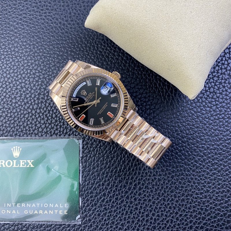 요일 날짜형 40MM 루비 다이얼 시계 001-184703