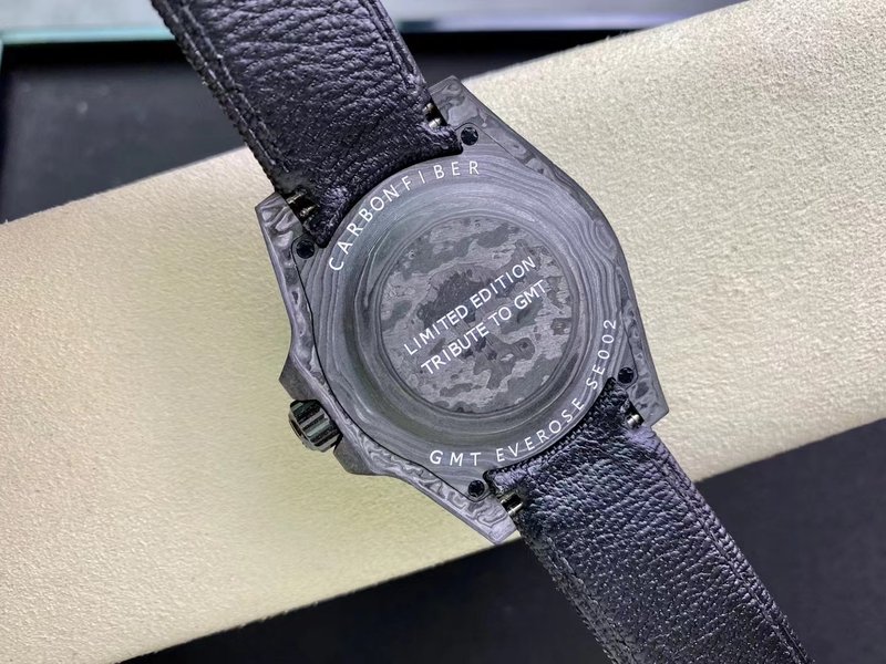 탄소섬유 그린위치 스타일 시계 001-184740